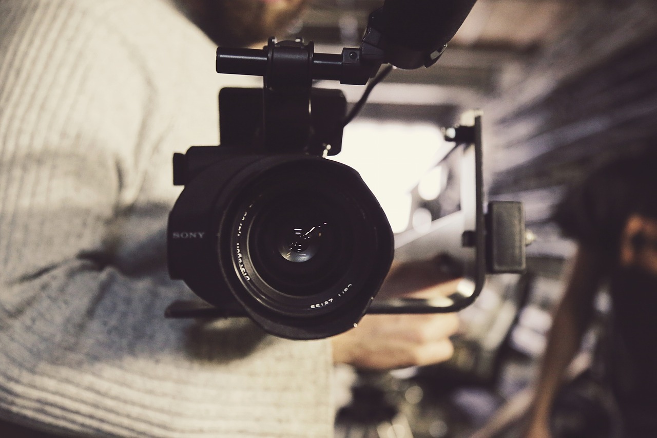 This Is What HR Pros Need to Know about Conducting Better Video Interviews